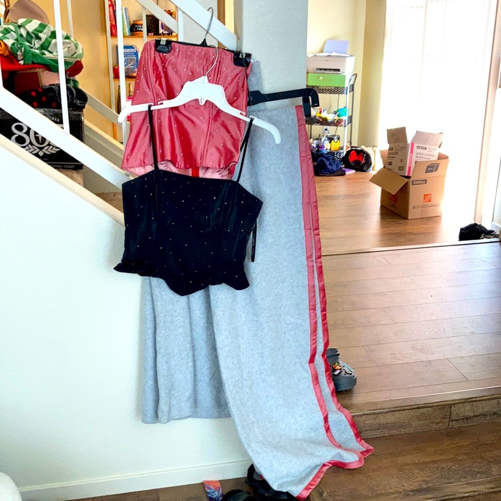 Jessica McClintock formal Gowns. Comes with a long grey skirt,shall, 2 tops